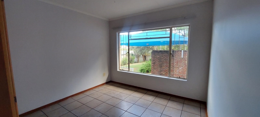 To Let 3 Bedroom Property for Rent in Pentagon Park Free State